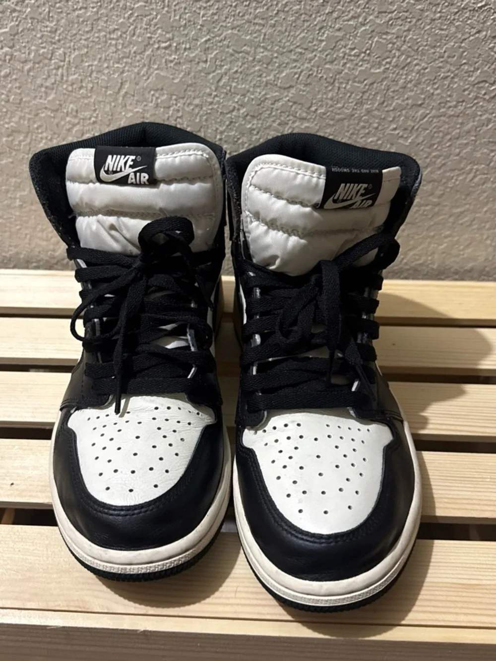 Nike Air Jordan 1 High — mochas